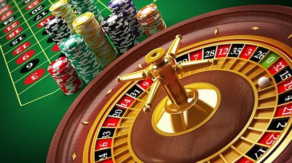 Live dealer presenting a game at dreamjili casino
